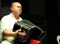 Foto de la galería: Periodistas Solidarios impulsa inédita maratón para auxiliar en la cuarentena