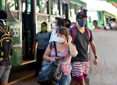 Foto de la galería: Servicios Urbanos, cuidando a los pasajeros en la terminal UNaM