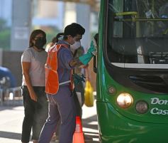 Foto de la galería: Servicios Urbanos, cuidando a los pasajeros en la terminal UNaM