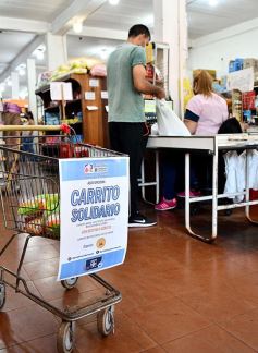 Foto de la galería: Los carritos solidarios fueron un éxito en los supermercados posadeños