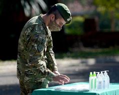 Foto de la galería: Rossi supervisó el despliegue de las Fuerzas Armadas en la lucha contra el coronavirus