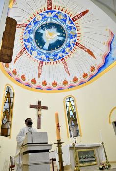 Foto de la galería: Cuarentena en Misiones: volvieron las misas y otras ceremonias de culto bajo estricto protocolo
