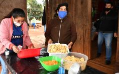 Foto de la galería: Los Gorilas, el equipo solidario que asiste con almuerzo y merienda a casi 70 familias de Posadas