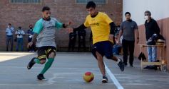 Foto de la galería: Fútbol, pasión y goles en el Torneo Integración de la Cárcel de Loreto
