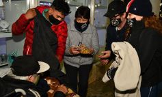 Foto de la galería: Recorrida por Posadas: nos cruzamos con muchos amigos, muchos de ellos en plena acción solidaria