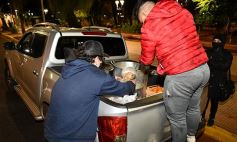 Foto de la galería: Recorrida por Posadas: nos cruzamos con muchos amigos, muchos de ellos en plena acción solidaria