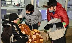 Foto de la galería: Recorrida por Posadas: nos cruzamos con muchos amigos, muchos de ellos en plena acción solidaria