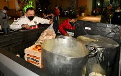 Foto de la galería: Recorrida por Posadas: nos cruzamos con muchos amigos, muchos de ellos en plena acción solidaria