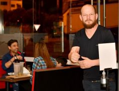 Foto de la galería: Noche de sábado en Oleg