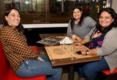 Foto de la galería: Noche de sábado en Oleg