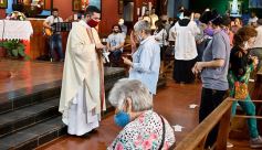 Foto de la galería: La pandemia no impidió el emocionado homenaje a San Cayetano en su día
