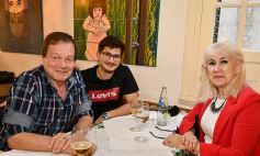 Foto de la galería: Mediodía de familias en el restaurante La Querencia, un clásico