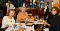 Foto de la galería: Mediodía de familias en el restaurante La Querencia, un clásico