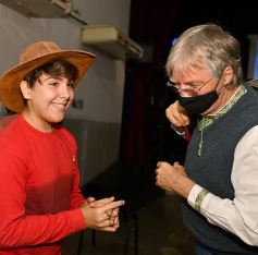 Foto de la galería: Tercer festival solidario y online del ciclo Espacios Culturales, en Itaembé Miní
