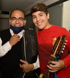 Foto de la galería: Tercer festival solidario y online del ciclo Espacios Culturales, en Itaembé Miní