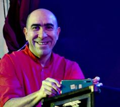 Foto de la galería: Tercer festival solidario y online del ciclo Espacios Culturales, en Itaembé Miní