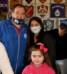Foto de la galería: ACEFA agasajó a los niños en su día con golosinas y juguetes