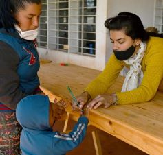 Foto de la galería: ACEFA agasajó a los niños en su día con golosinas y juguetes
