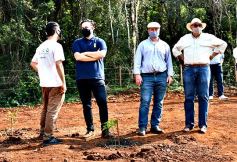Foto de la galería: Carlos E. Enriquez S.A celebró el Día del Árbol plantando ejemplares en la Reserva Campo San Juan