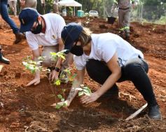 Foto de la galería: Carlos E. Enriquez S.A celebró el Día del Árbol plantando ejemplares en la Reserva Campo San Juan