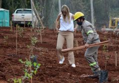 Foto de la galería: Carlos E. Enriquez S.A celebró el Día del Árbol plantando ejemplares en la Reserva Campo San Juan