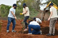 Foto de la galería: Carlos E. Enriquez S.A celebró el Día del Árbol plantando ejemplares en la Reserva Campo San Juan