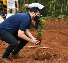 Foto de la galería: Carlos E. Enriquez S.A celebró el Día del Árbol plantando ejemplares en la Reserva Campo San Juan