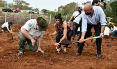 Foto de la galería: Carlos E. Enriquez S.A celebró el Día del Árbol plantando ejemplares en la Reserva Campo San Juan