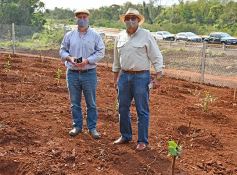 Foto de la galería: Carlos E. Enriquez S.A celebró el Día del Árbol plantando ejemplares en la Reserva Campo San Juan