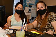 Foto de la galería: Noche de sábado en el coqueto restaurante El Rancho