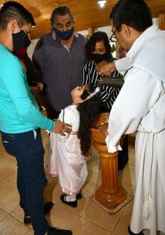 Foto de la galería: Mañana de Bautismo en la parroquia Nuestra Señora de Luján