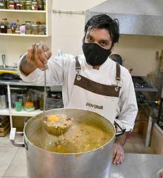 Foto de la galería: Posadas y su gente: un mural espectacular y el rico yopará para recibir a octubre