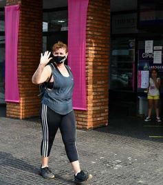 Foto de la galería: Fuerte campaña rosa para concientizar sobre el Cáncer de Mama, sobre la calle Bolívar de Posadas
