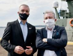 Foto de la galería: Misiones y Nación firmaron un convenio para adquirir equipamiento destinado al Puerto de Posadas