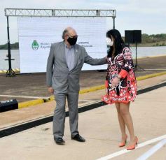 Foto de la galería: Misiones y Nación firmaron un convenio para adquirir equipamiento destinado al Puerto de Posadas