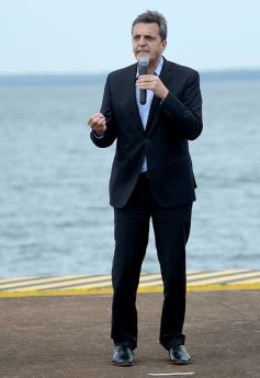 Foto de la galería: Misiones y Nación firmaron un convenio para adquirir equipamiento destinado al Puerto de Posadas