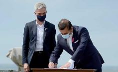 Foto de la galería: Misiones y Nación firmaron un convenio para adquirir equipamiento destinado al Puerto de Posadas