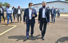 Foto de la galería: Misiones y Nación firmaron un convenio para adquirir equipamiento destinado al Puerto de Posadas