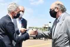 Foto de la galería: Misiones y Nación firmaron un convenio para adquirir equipamiento destinado al Puerto de Posadas