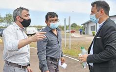 Foto de la galería: Misiones y Nación firmaron un convenio para adquirir equipamiento destinado al Puerto de Posadas