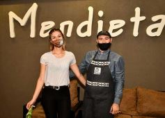 Foto de la galería: Noche de sábado en el complejo gastronómico Mendieta