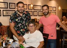 Foto de la galería: Noche de sábado en el complejo gastronómico Mendieta