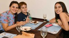 Foto de la galería: Noche de sábado en el complejo gastronómico Mendieta