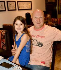 Foto de la galería: Noche de sábado en el complejo gastronómico Mendieta