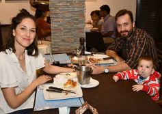 Foto de la galería: Noche de sábado en el complejo gastronómico Mendieta