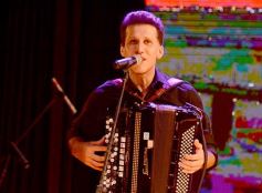 Foto de la galería: La Provincia homenajeó a Andresito con una transmisión de cinco horas en la que participaron 130 artistas