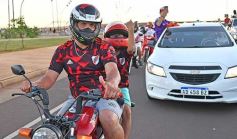 Foto de la galería: Hinchas de River recordaron la victoria ante Boca en Madrid con una caravana en Posadas