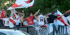 Foto de la galería: Hinchas de River recordaron la victoria ante Boca en Madrid con una caravana en Posadas