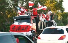 Foto de la galería: Hinchas de River recordaron la victoria ante Boca en Madrid con una caravana en Posadas