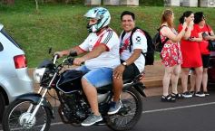 Foto de la galería: Hinchas de River recordaron la victoria ante Boca en Madrid con una caravana en Posadas